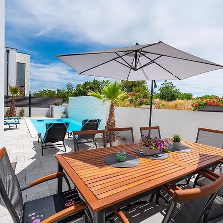 Villa Denis&Sabine Nin Exteriör bild