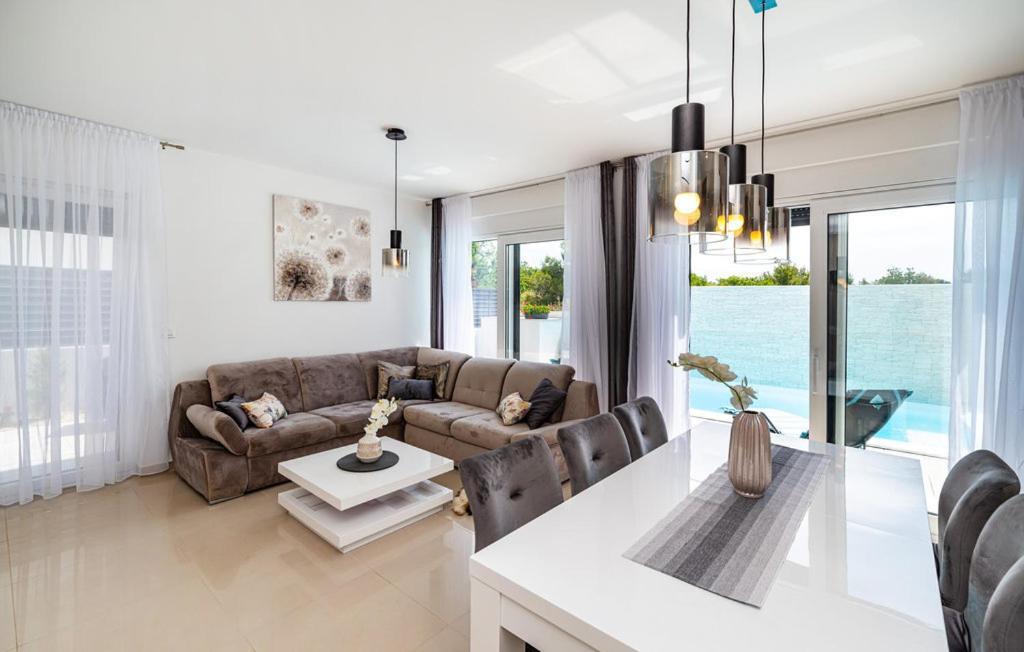 Villa Denis&Sabine Nin Exteriör bild