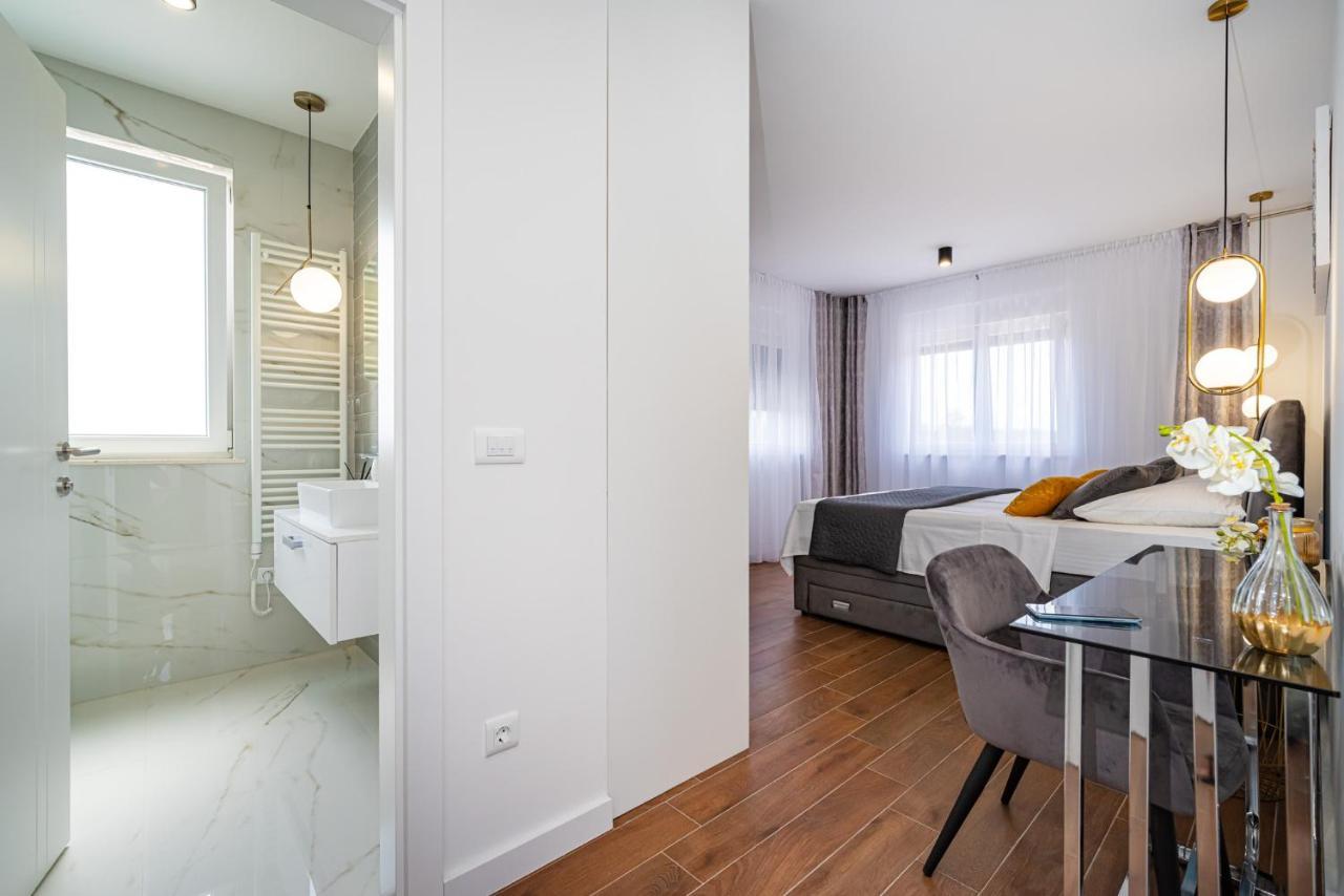 Villa Denis&Sabine Nin Exteriör bild