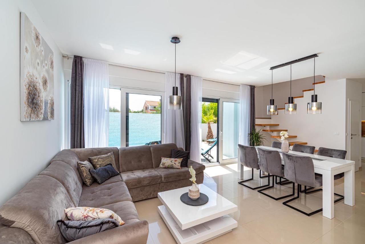 Villa Denis&Sabine Nin Exteriör bild